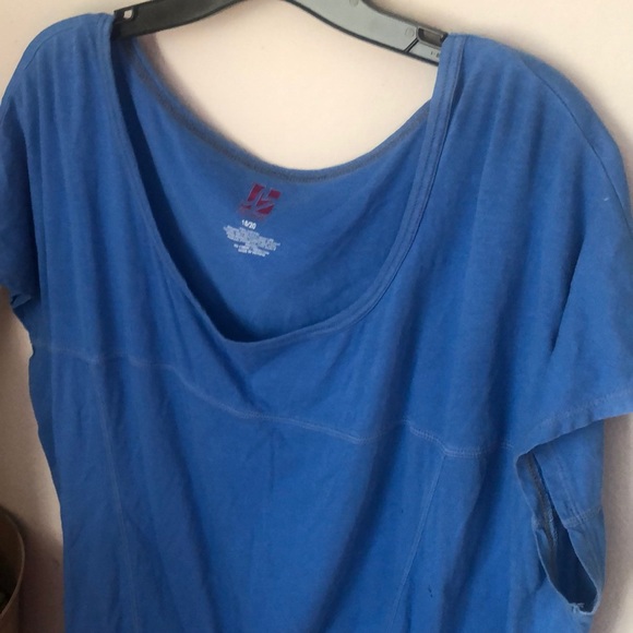 Livi Active by Lane Bryant royal blue 18/20 top - Picture 10 of 16
